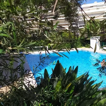 Climatise A Les Pins Dans Avec Piscine Lägenhet *