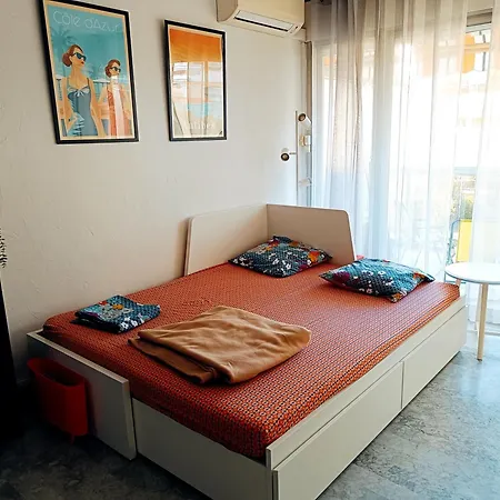 Apartman Climatise A Les Pins Dans Avec Piscine *