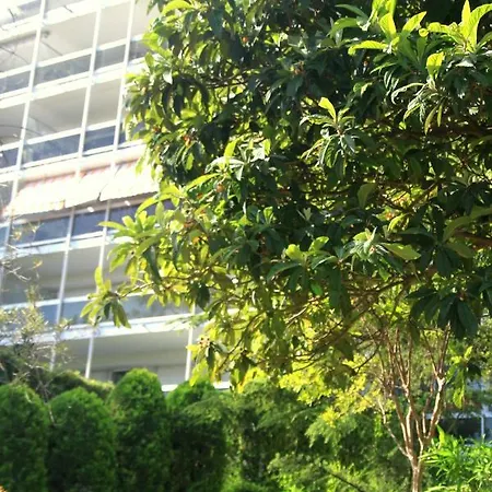 Climatisé à Les Pins Dans Résidence Avec Piscine Appartement *