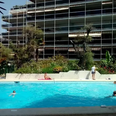 Climatise A Les Pins Dans Avec Piscine Lägenhet Juan-les-Pins